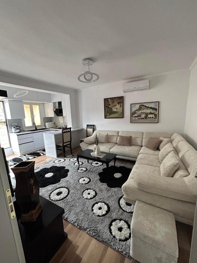Flat In Berat'S Center Daire Dış mekan fotoğraf