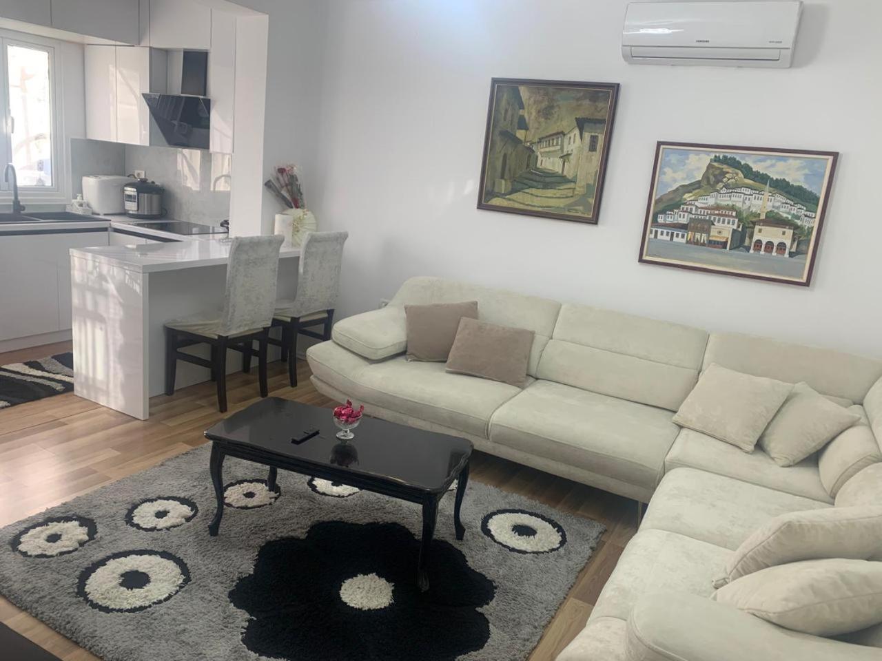 Flat In Berat'S Center Daire Dış mekan fotoğraf