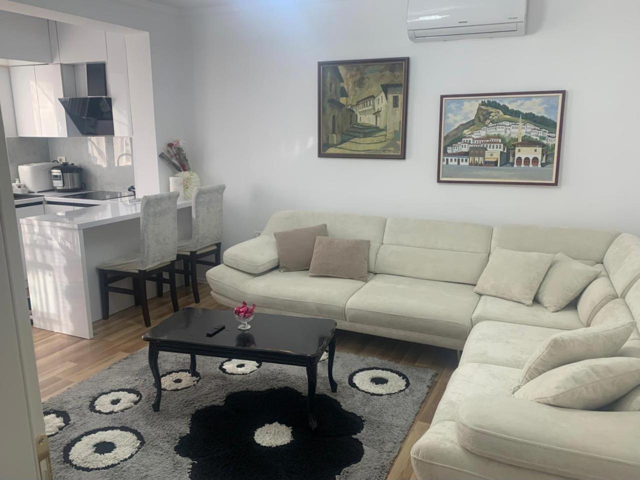 Flat In Berat'S Center Daire Dış mekan fotoğraf